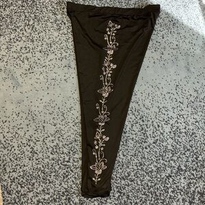 Black Leggings with Floral Embroidery
